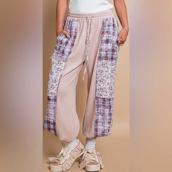 POL floral and plaid pink patchwork relaxed fit baggy joggers medium like new - Picture 4 of 8
